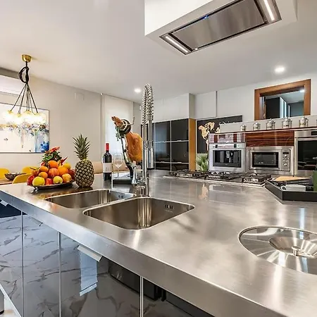 Apartment Luxury Casa Con Piscina, Wifi, 150m Dal Mare